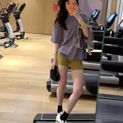 何芳雅